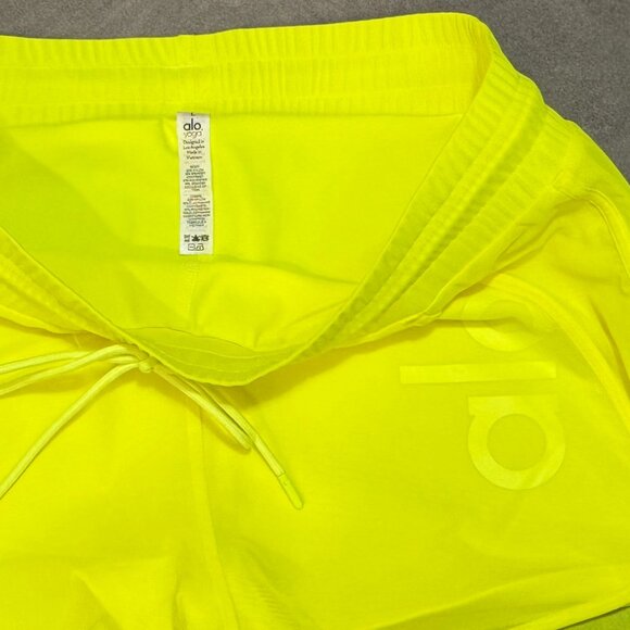 "Alo Yoga" High-Performance Shorts - Vibrant Yellow - Women's Size Large NWOT's - Picture 4 of 5